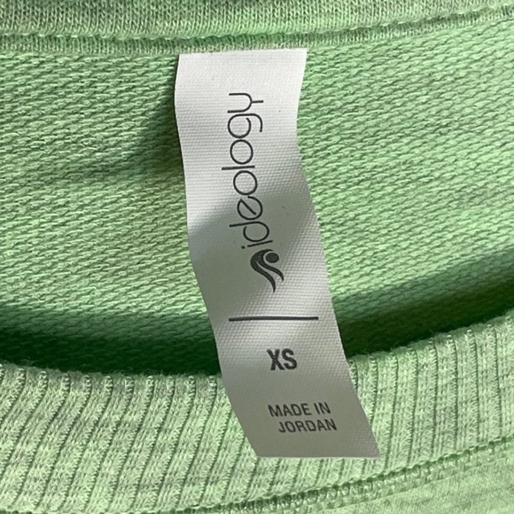 ID Ideology Short-Sleeve crossoverr hem knit T-Shirt, green, XS - Picture 10 of 10